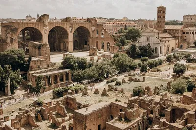 Colosseum Super Sites Tour: VIP Access to Ancient Rome