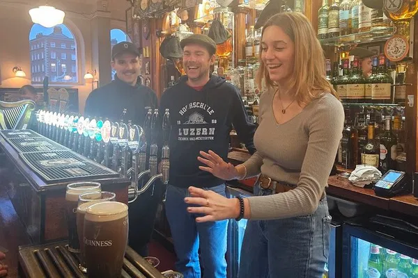 Dublin's Historic Pub Crawl: Walk, Drink & Discover!