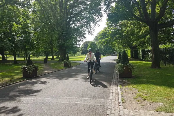 Discover Dublin's Hidden Gems: A Personalized Bike Tour Adventure