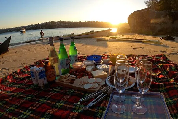Middle Harbour Sundowner: Paddle into a Breathtaking Sunset