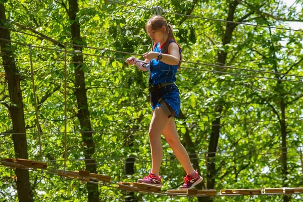Conquer Créteil's Canopy: Treetop Adventure Awaits!