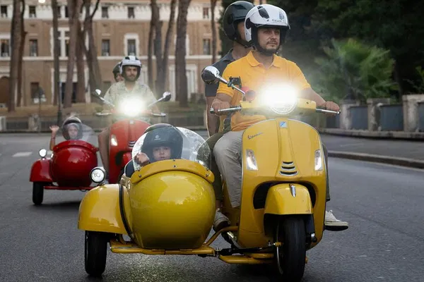 Rome Vespa Sidecar Tour: Gelato, Pickup & Drop-off