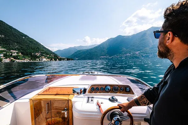 Lake Como Private Speedboat Cruise: Up to 4 Hours