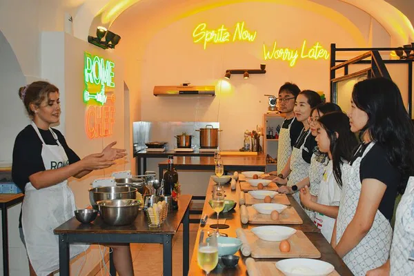 Unleash Your Inner Chef: A Roman Pasta & Tiramisu Adventure!