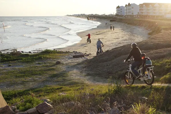 Galveston E-Bike Tour: History, Homes & Hidden Gems