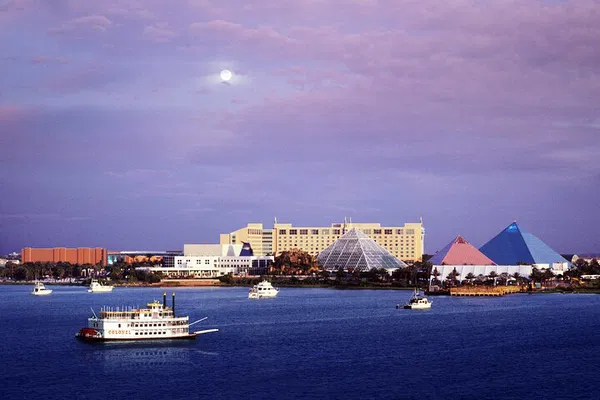 Moody Gardens: Aquarium & Rainforest Adventure