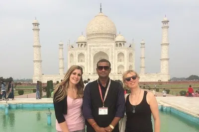 Majestic Agra: Taj Mahal, Fort & Skydeck Dining