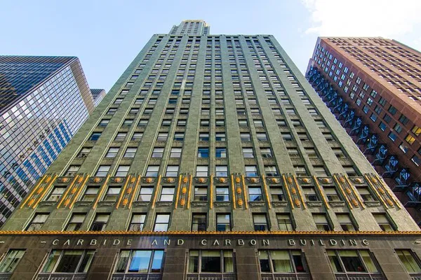 Chicago's Iconic Buildings: A Whirlwind Walking Tour