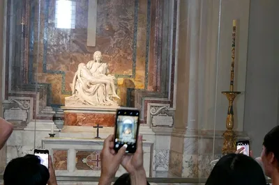 Discover St. Peter's Basilica: Exclusive Fast Track Tour
