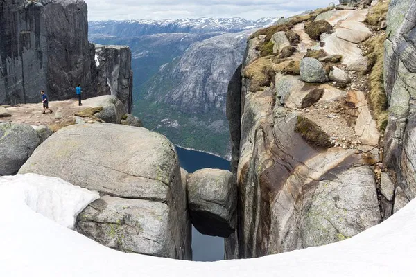 Conquer Kjerag: An Unforgettable Low-Season Hiking Adventure