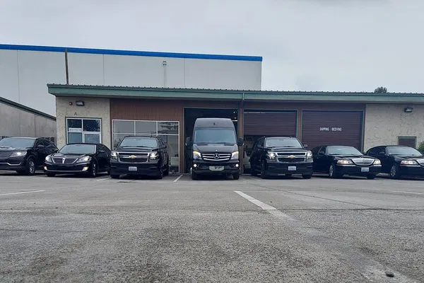 Stress-Free Seattle Transfers: Port to Downtown in Style