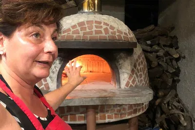 Pizza Making Class in Massa Lubrense: Cook & Dine
