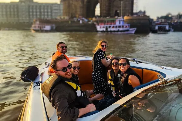 Mumbai: Elephanta Caves Private Speedboat Tour