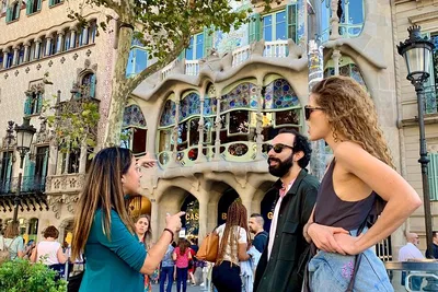 Gaudi, Wine & Barcelona: A Modernisme Walking Tour