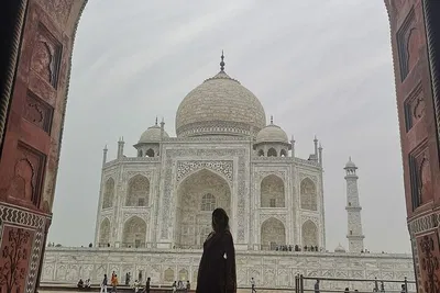 Unveiling Taj Mahal's Majesty: A Delhi Private Day Tour with Agra Shopping