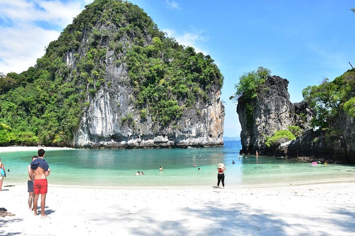 Krabi's Koh Hong: Speedboat Adventure to Paradise