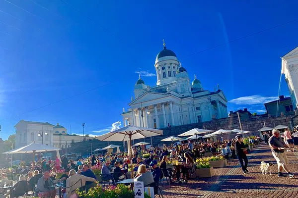 Helsinki & Suomenlinna: Uncover Finnish History on Foot & Ferry!