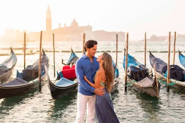 Venice Photo Magic: Unforgettable Private Portrait Session!