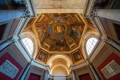 Vatican Museums Tour: Skip-the-Line with Local Guide