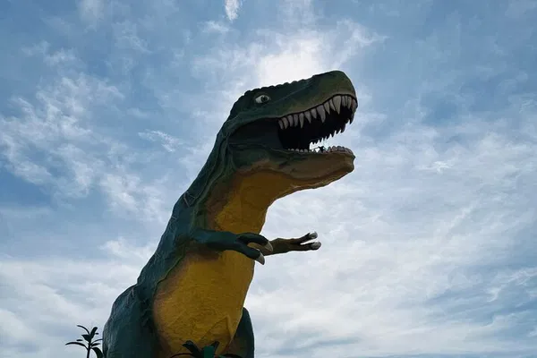 Badlands & Hoodoos: Unearth Alberta's Dinosaur History!