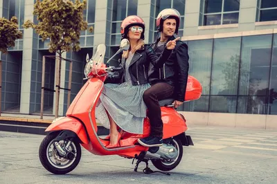 Retro Scooter Adventure: Explore Miami Beach with Freedom & a Free Hour!