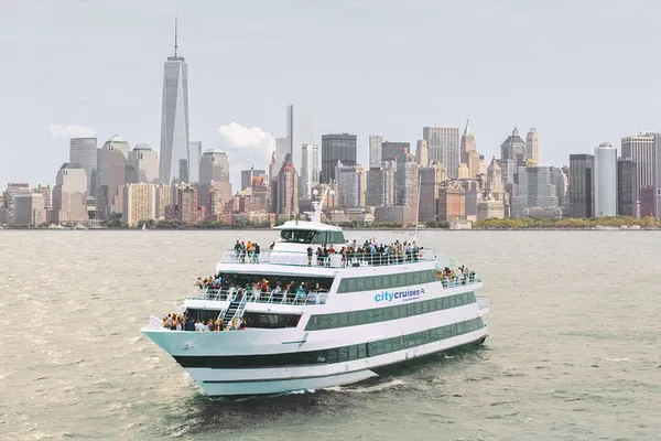NYC Dinner Cruise: Breathtaking Views & Skyline Dining