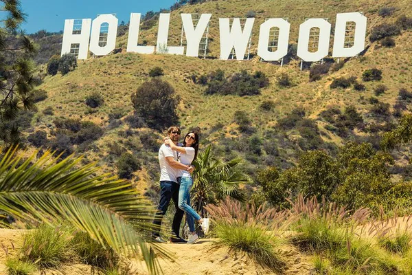 Luxury LA Tour: Explore Hollywood & Beverly Hills in Style!