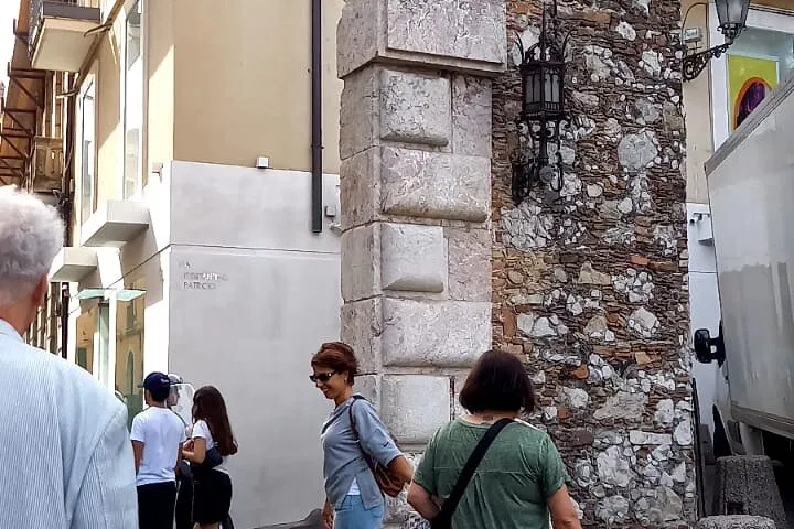 img0
