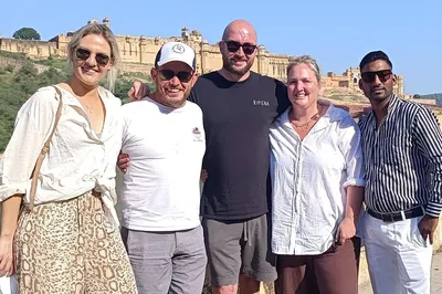 Discover Jaipur's Royal Heritage: A 2-Day Forts, Palaces & Temples Tour