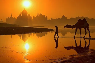 Taj Mahal Sunset Expedition: Delhi to Agra by Express Train