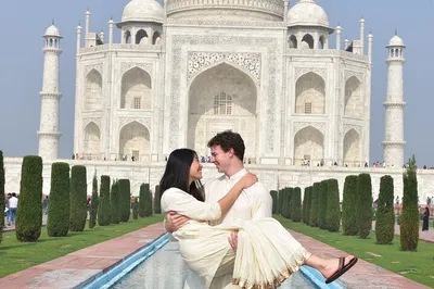 Sunrise at Taj Mahal: A Whirlwind Agra Day Trip from Delhi