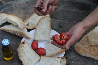 Savor Amalfi: Re Fiascone Tomato & Wine Happy Hour
