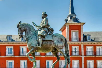 Habsburgs Madrid: Private Tour with Local Guide