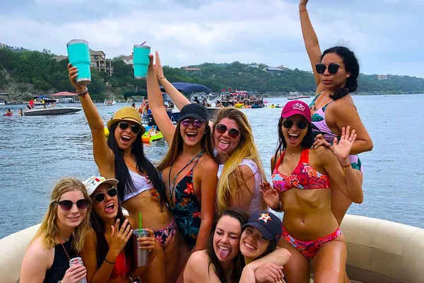 Austin Lake Cruise: Unforgettable Views & Party Coves!