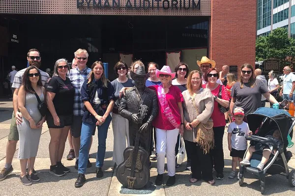 Nashville's Music City Legends Tour: Walk with a Grammy Insider!