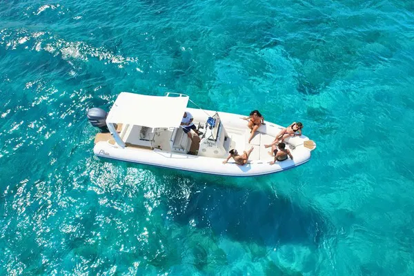 Egadi Islands Boat Tour: Favignana & Levanzo with Lunch