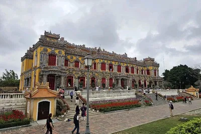 Hue City Tour: Hai Van Pass & Imperial Citadel (From Hoi An/Da Nang)