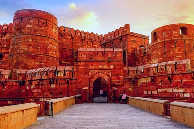 Experience Agra's Majesty: A Luxurious Taj Mahal Day Trip from Delhi