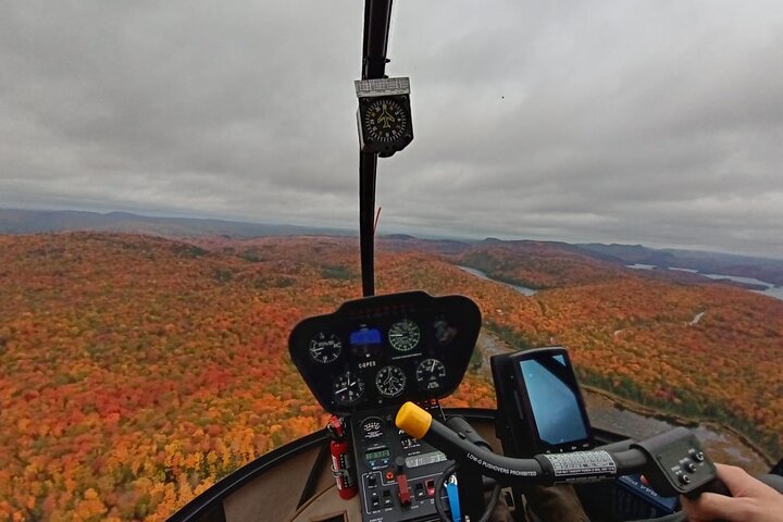 Mont-Tremblant Helicopter Tour: Soar Above Quebec's Beauty