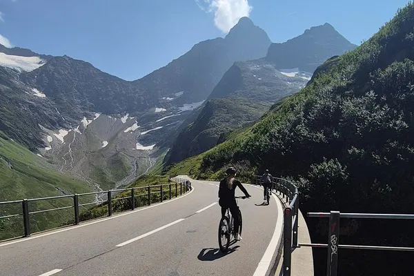Swiss Alps Downhill Bike Tour: An Epic Ride!
