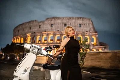 Rome Photoshoot: Capture Iconic Moments by Day or Night!