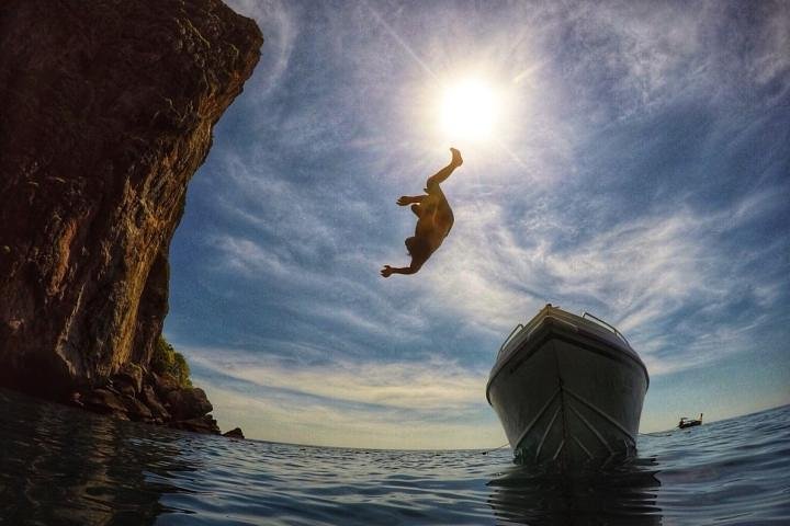 Phi Phi Islands Speedboat Adventure: Unveiling Maya Bay & Bamboo Island