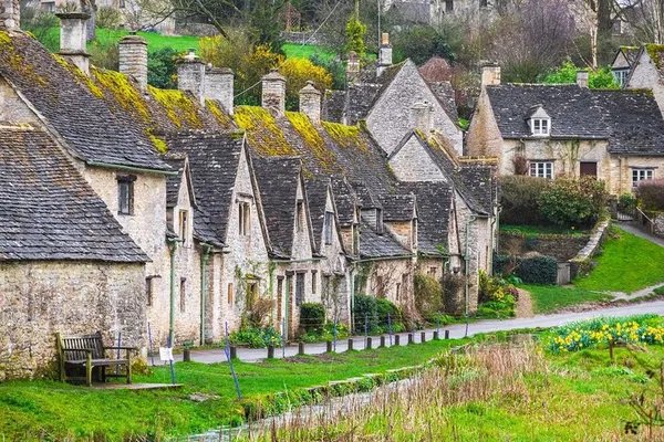 Cotswolds Tour from London: Charming Villages & Countryside