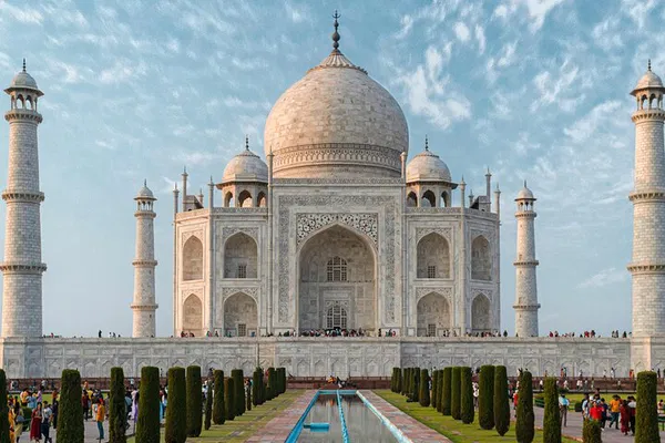 Taj Mahal Tour with 5 Star Lunch