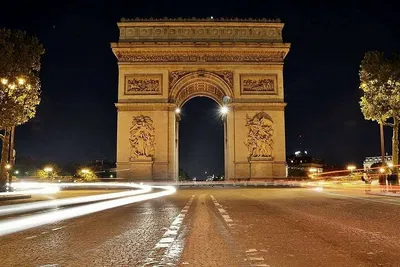 Arc de Triomphe: Ascend Paris's Iconic Arch with Priority Access