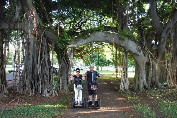Waikiki Segway Tour: Glide Through Kapiolani Park!