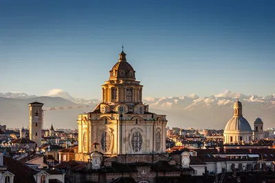 Stress-Free Zurich to Torino Transfer: Private Door-to-Door Service