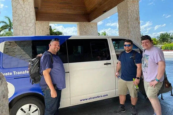 Cancun Airport Private Transfer: Hotel Zone (Save Time & Money)