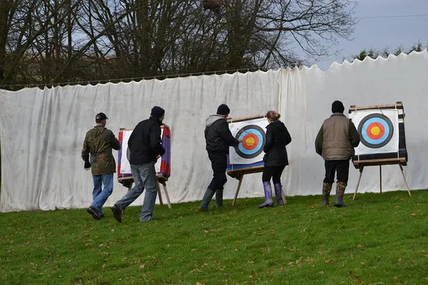 Archery Fun: Hit the Bullseye in One Hour!
