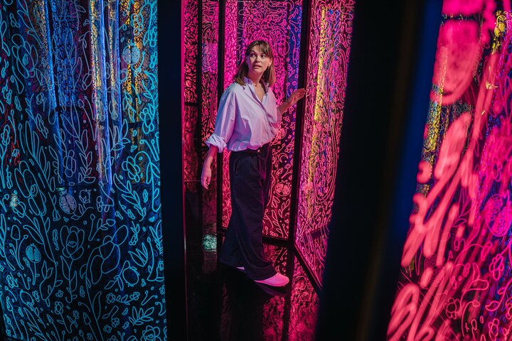 Discover IKONO Berlin: An Immersive Art Adventure!